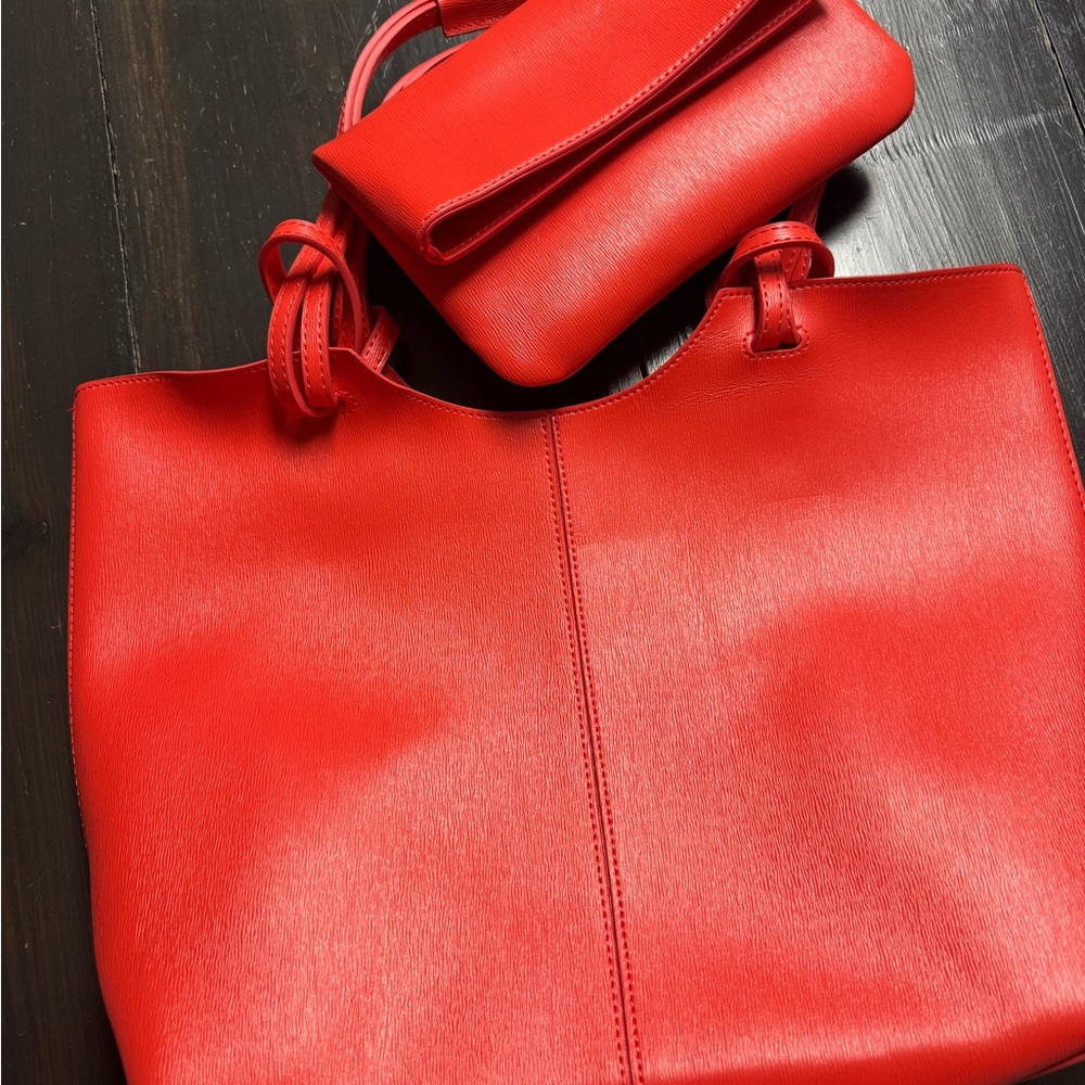 Neiman Marcus Bright Red Open-Top Tote with Double Straps and make up pouch!! - Picture 13 of 13